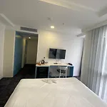 Otel No25 *