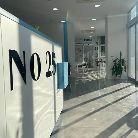 ホテル No25 *